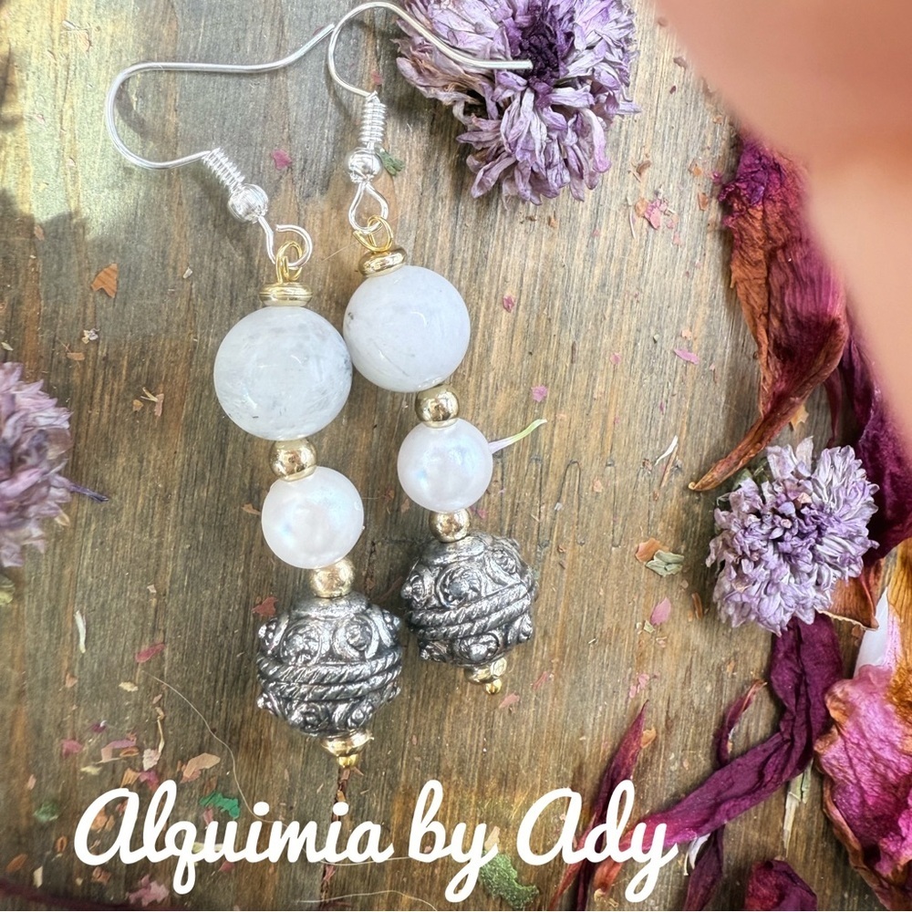 Alquimia White moonstone pearls and Silver Dangle Earrings